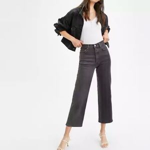 Levi’s 30 (10/11) Ribcage Straight Cropped Jeans Washed Black Button Fly Premium